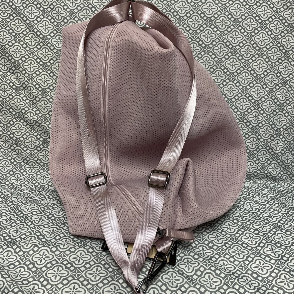 👛NWT CALIA by Carrie Underwood Textured Mash Backpack